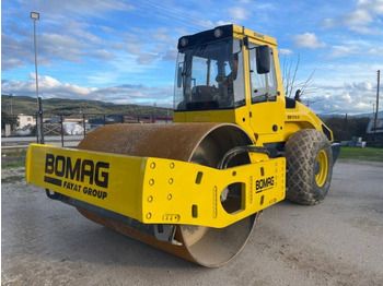 Каток BOMAG