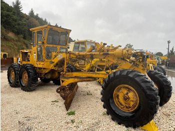 Грейдер CATERPILLAR 14