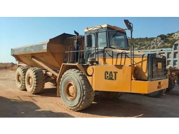 Сочленённый самосвал CATERPILLAR