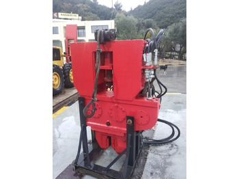 Гусеничный экскаватор CATERPILLAR