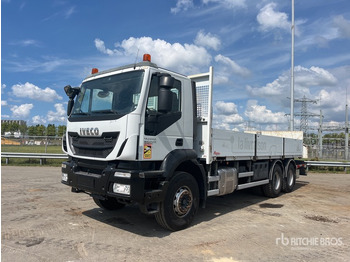Грузовик бортовой/ Платформа IVECO Trakker