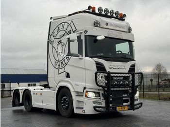 Тягач SCANIA R 580
