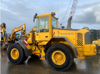 Колёсный погрузчик VOLVO L90