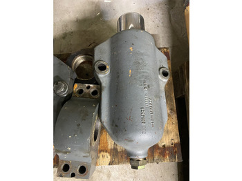 Гидравлический цилиндр LIEBHERR