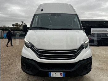 Микроавтобус IVECO Daily