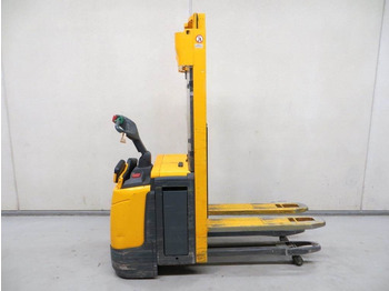 Штабелер JUNGHEINRICH