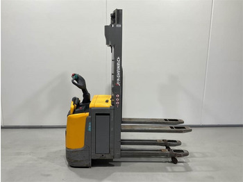 Штабелер JUNGHEINRICH