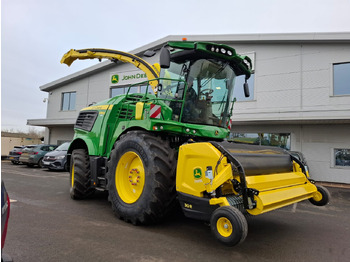 Кормоуборочный комбайн JOHN DEERE