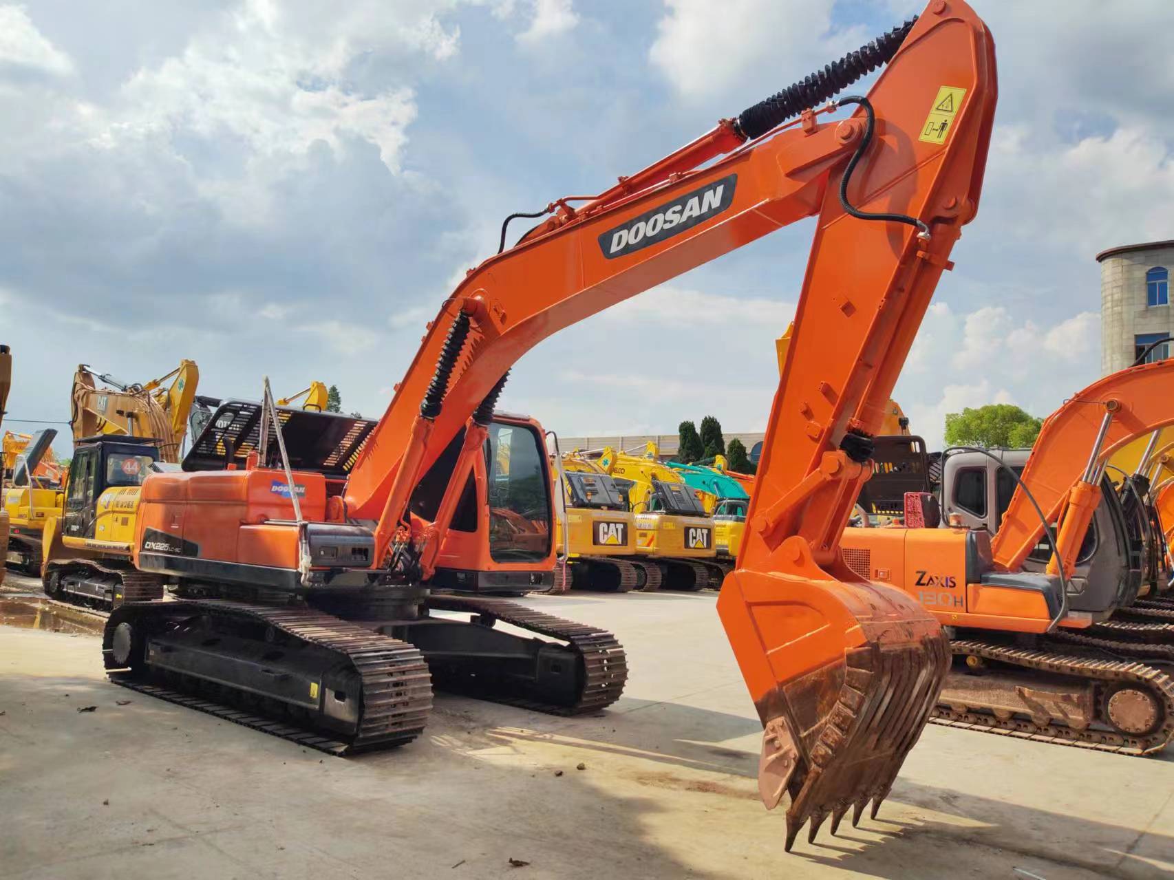 DOOSAN DX225 лизинг DOOSAN DX225: фото 5 DOOSAN DX225 лизинг DOOSAN DX225: фото 5