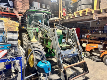 Трактор JOHN DEERE 2040