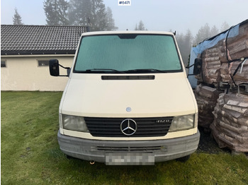 Малотоннажный бортовой грузовик 1996 Mercedes 412D Flatbed truck w/ Rear-mounted crane.: фото 2