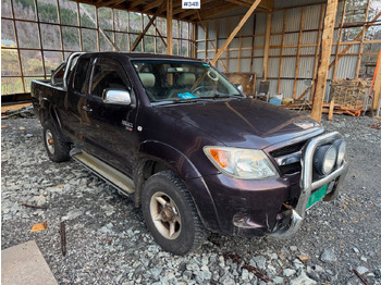 Пикап TOYOTA Hilux