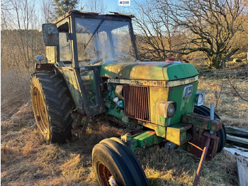 Трактор JOHN DEERE