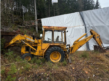 Трактор JOHN DEERE