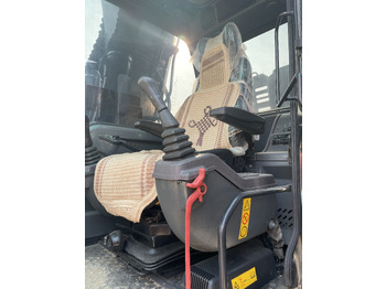 Гусеничный экскаватор VOLVO EC140: фото 5