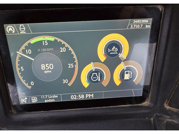 Экскаватор-погрузчик JCB: фото 4