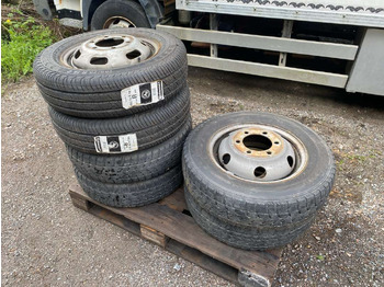 : фото в шапке страницы