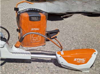 Прицеп для мотоцикла STIHL FSA 130 med AR 3000 ryggsekkbatteri – kraftig og stillegående profftrimmer: фото 4 Прицеп для мотоцикла STIHL FSA 130 med AR 3000 ryggsekkbatteri – kraftig og stillegående profftrimmer: фото 4