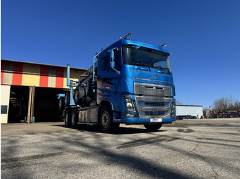 Грузовик VOLVO FH16
