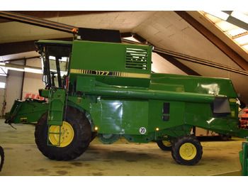 Зерноуборочный комбайн JOHN DEERE