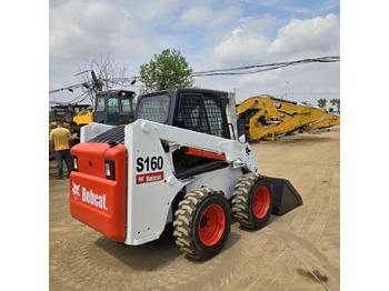 Мини-погрузчик с бортовым поворотом BOBCAT S160