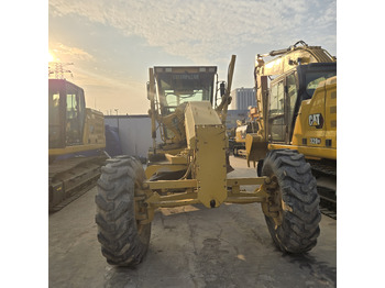 Грейдер CATERPILLAR 140H