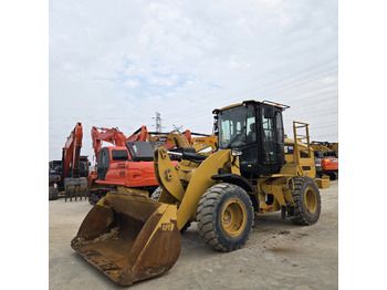 Колёсный погрузчик CATERPILLAR 924K