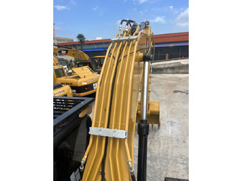 Гусеничный экскаватор CATERPILLAR 323D2L