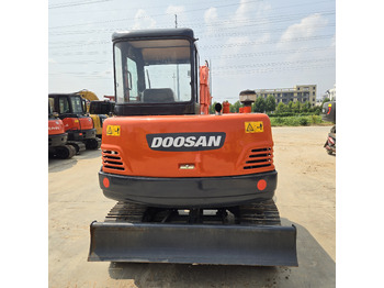 Мини-экскаватор DOOSAN DH55: фото 5 Мини-экскаватор DOOSAN DH55: фото 5