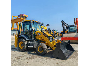 Экскаватор-погрузчик JCB 3CX