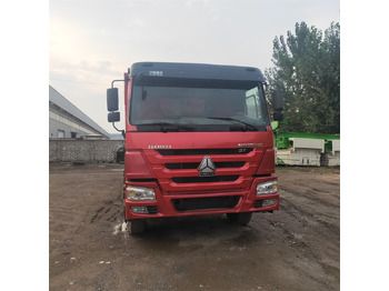 : фото в шапке страницы