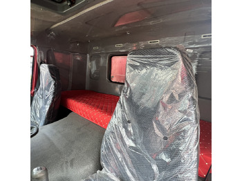 : фото в шапке страницы