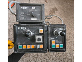 : фото в шапке страницы