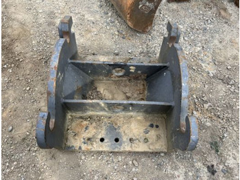 Навесное оборудование для Строительной техники Platine à boulonner verachtert CW40: фото 4