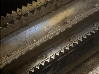 Кормоуборочный комбайн JOHN DEERE 7400 4RM: фото 5 Кормоуборочный комбайн JOHN DEERE 7400 4RM: фото 5