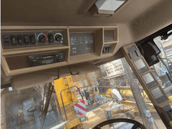 Кормоуборочный комбайн JOHN DEERE 7400 4RM: фото 3 Кормоуборочный комбайн JOHN DEERE 7400 4RM: фото 3