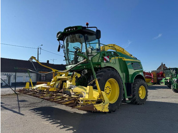 Кормоуборочный комбайн JOHN DEERE 8500