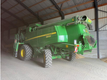 Зерноуборочный комбайн JOHN DEERE T660