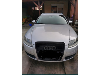 Седан AUDI