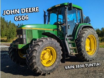 Трактор JOHN DEERE