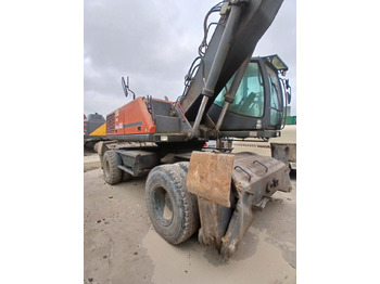 : фото в шапке страницы