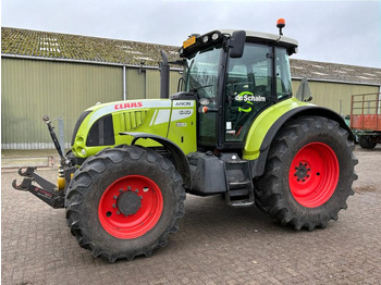 Гусеничный трактор CLAAS Arion 640