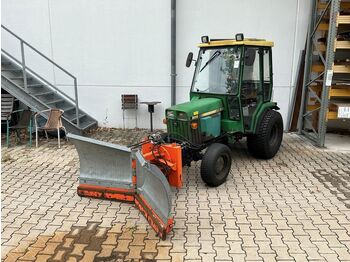 Трактор JOHN DEERE