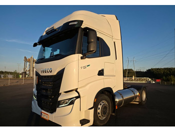 Тягач IVECO