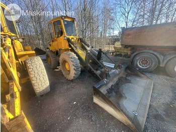 Колёсный погрузчик CATERPILLAR 910