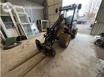 Колёсный погрузчик JCB 403