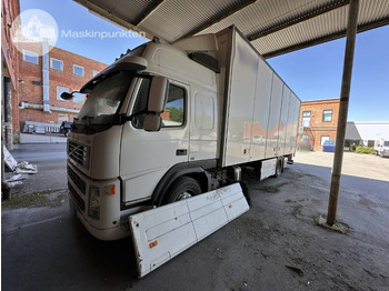 Грузовик с закрытым кузовом VOLVO FM 300