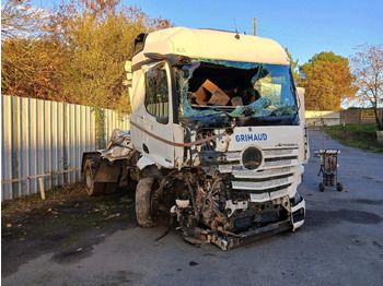 Тягач MERCEDES-BENZ Actros 1845