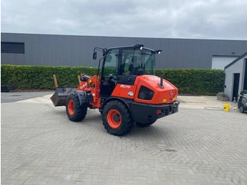 Колёсный погрузчик KUBOTA R070