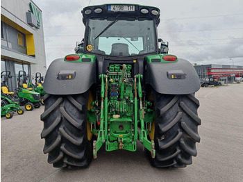 Трактор John Deere 6215R: фото 4 Трактор John Deere 6215R: фото 4